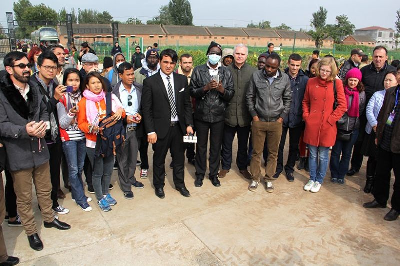 72名外國(guó)專(zhuān)家為何同時(shí)考察一個(gè)菊花基地？